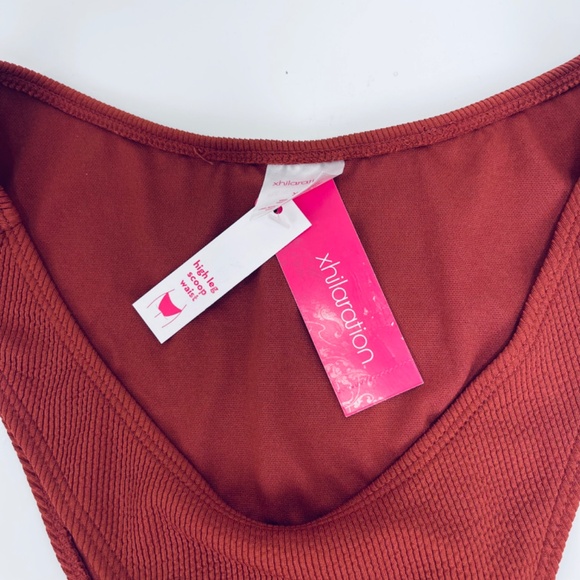 Xhilaration Swin Sz XL (12-14) Women’s High Leg Scoop Waist Red New - Picture 4 of 7